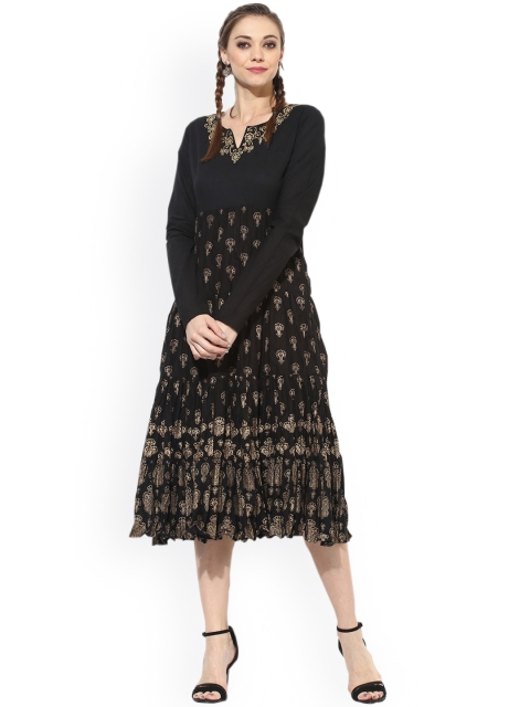 

Sangria Women Black Printed Empire Dress