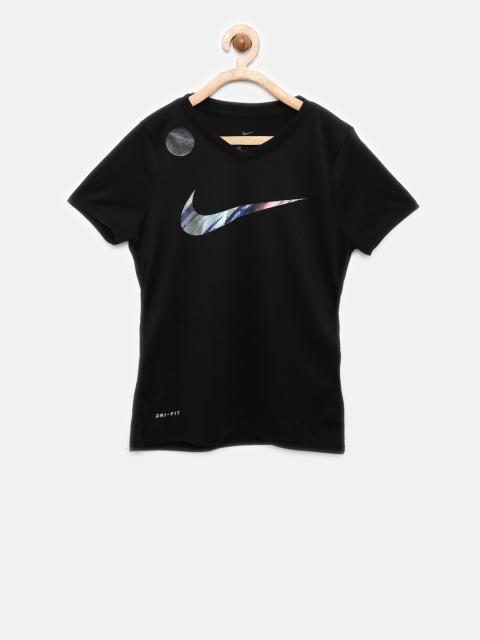 

Nike Girls Black Solid Sports T-shirt