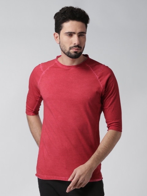 

Blue Saint Men Red Solid Round Neck Slim Fit T-shirt