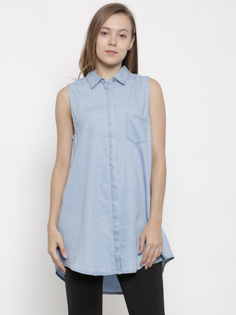 

pink woman Women Blue Snug Slim Fit Solid Longline Casual Shirt