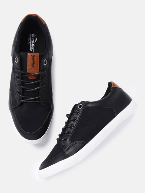 

Roadster Men Black Sneakers