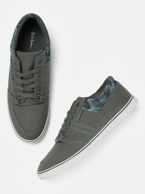 

Mast & Harbour Men Grey Sneakers