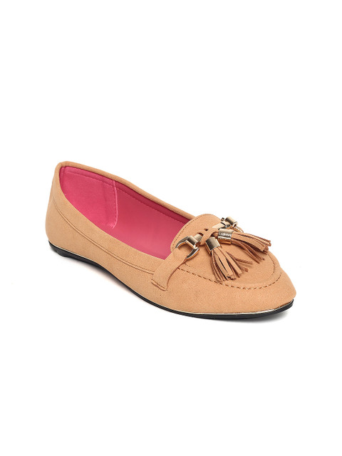 

Catwalk Women Beige Tasselled Flat Shoes