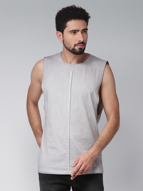 

Blue Saint Men Grey Solid Round Neck T-shirt