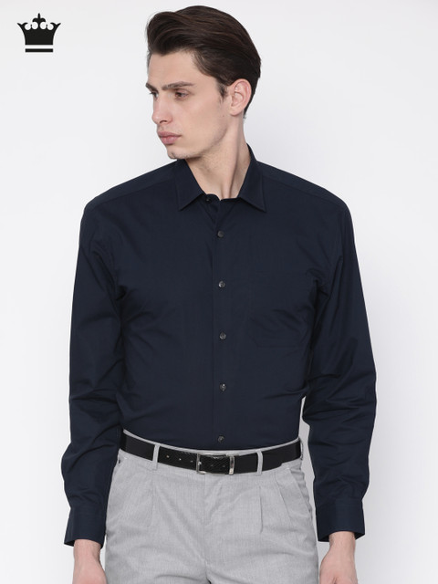 

Louis Philippe Men Navy Solid Milano Slim Shirt, Navy blue