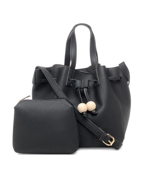 

Alvaro Castagnino Black Solid Shoulder Bag