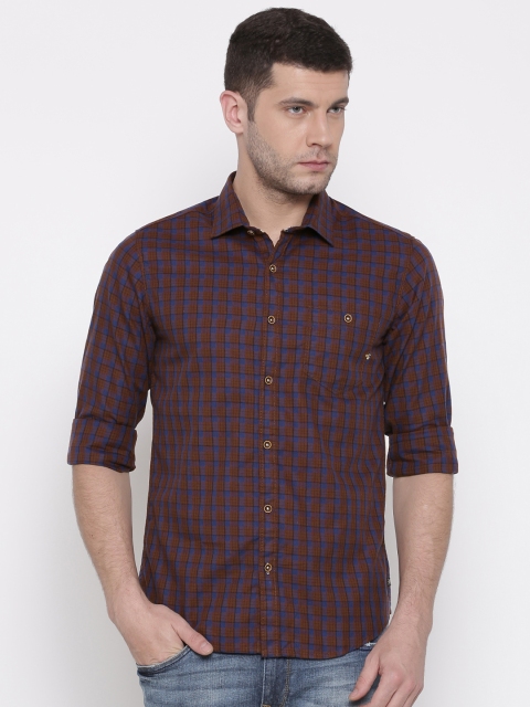 

The Indian Garage Co Men Maroon & Blue Slim Fit Checked Casual Shirt