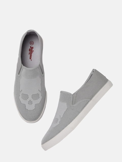 

Roadster Men Grey Sneakers