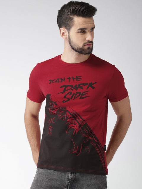 

Celio Star Wars Men Red & Black Printed Round Neck T-shirt