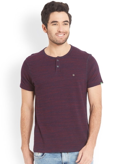 

SPYKAR Men Burgundy Self Design Henley Neck T-shirt