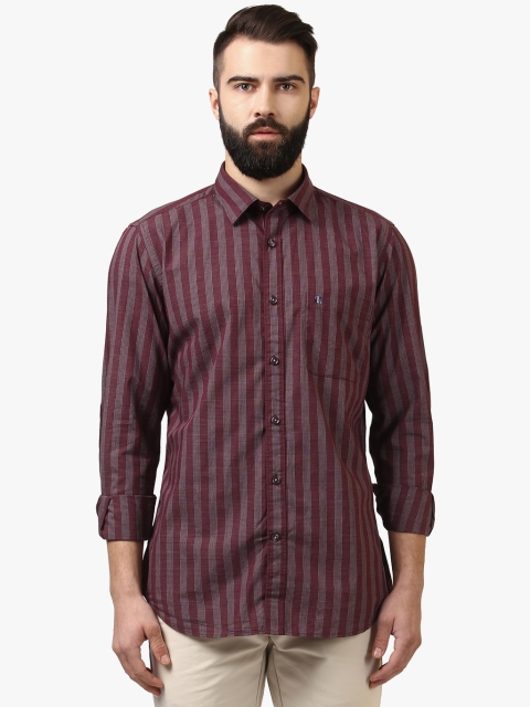 

Raymond Men Maroon Contemporary Regular Fit Checked Casual Shirt