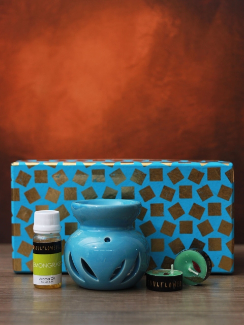 

Soulflower Lemongrass Round Candle Blue Diffuser