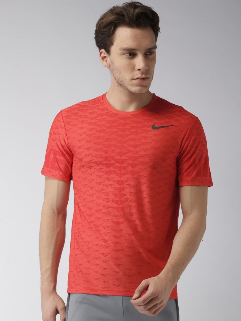 

Nike Men Red Self Design AS M NK ZNL CL TOP SS CL MAX T-shirt