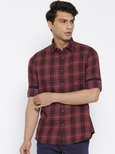 

Van Heusen Sport Men Maroon & Black Slim Fit Checked Casual Shirt