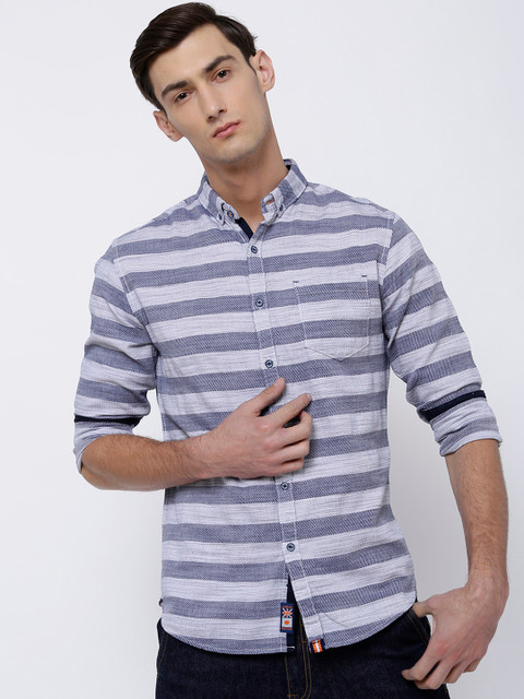 

LOCOMOTIVE Men Navy Blue Slim Fit Striped Casual Shirt