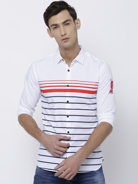 

LOCOMOTIVE Men White & Red Slim Fit Solid Casual Shirt