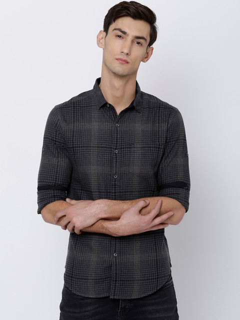 

LOCOMOTIVE Men Charcoal Grey & Black Slim Fit Checked Casual Shirt