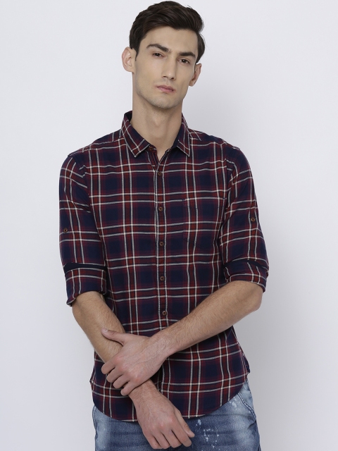 

LOCOMOTIVE Men Red & Navy Blue Slim Fit Checked Casual Shirt