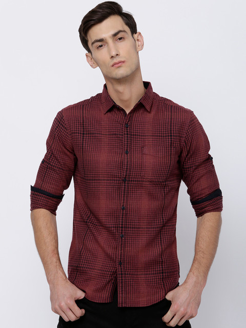 

LOCOMOTIVE Men Maroon & Black Slim Fit Checked Casual Shirt