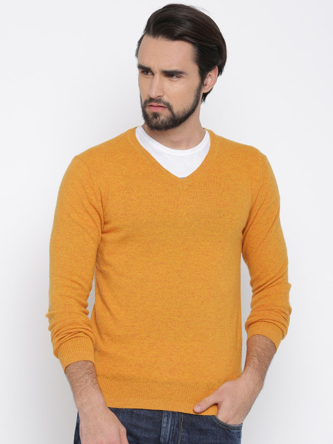 

Levis Men Mustard Solid Pullover