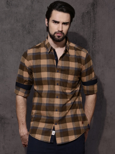 

Roadster Men Tan Brown & Olive Green Regular Fit Brushed Checks Casual Shirt