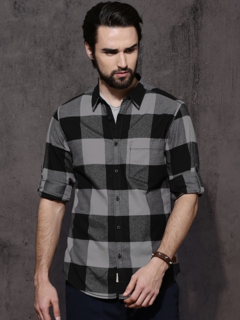 

Roadster Men Black & Grey Regular Fit Brushed Checks Casual Shirt