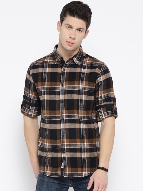 

Roadster Men Black & Brown Regular Fit Checked Casual Shirt