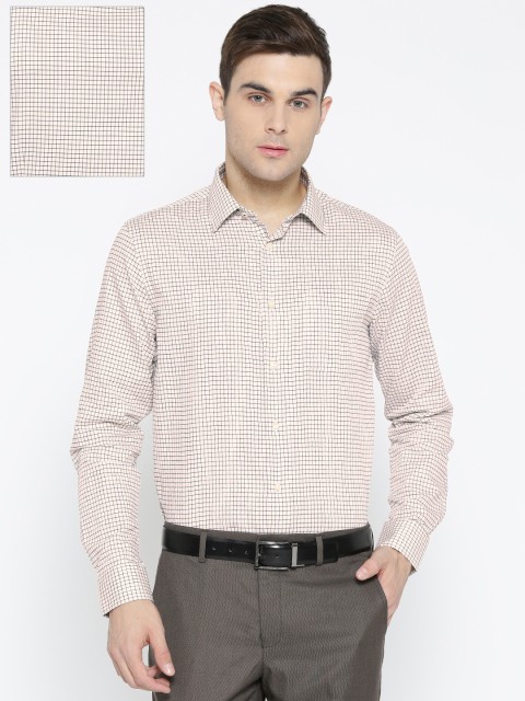 

Blackberrys Men Off-White & Navy Blue Slim Fit Checked Formal Shirt