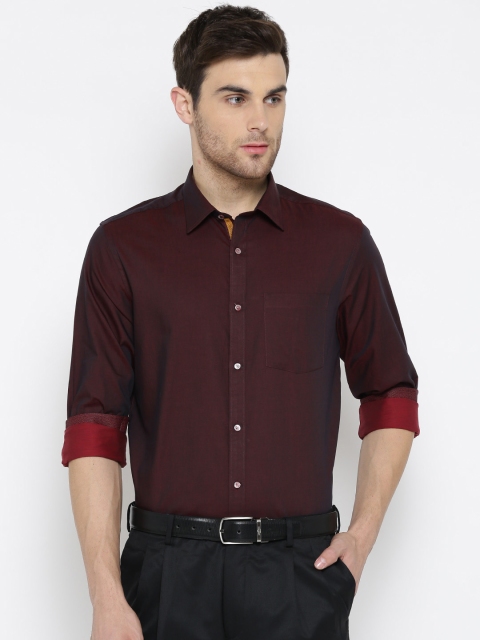 

Blackberrys Men Burgundy Slim Fit Solid Smart Casual Shirt