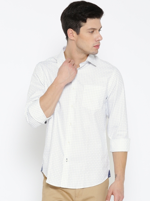 

Blackberrys Men White & Blue Smart Fit Checked Casual Shirt