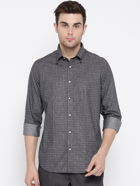

Blackberrys Men Charcoal Grey Smart Fit Checked Casual Shirt