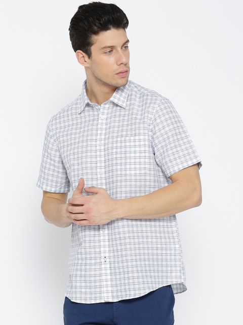 

Blackberrys Men White & Blue Smart Fit Checked Casual Shirt