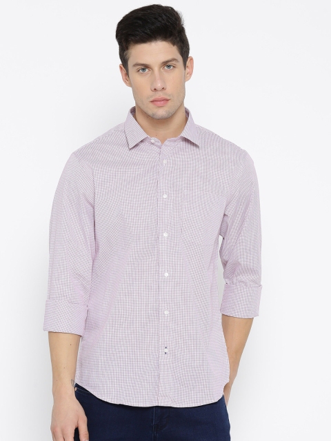 

Blackberrys Men White & Red Smart Fit Checked Casual Shirt