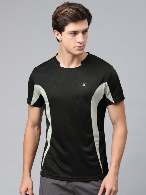 

HRX by Hrithik Roshan Men Black Solid Round Neck T-shirt