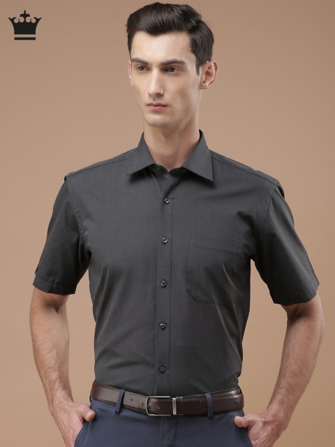 

Louis Philippe Men Charcoal Grey Classic Regular Fit Solid Formal Shirt