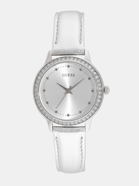 

GUESS Women Silver-Toned Analogue Watch W0648L17