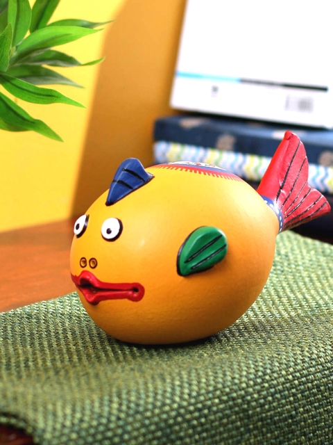 

VarEesha Yellow Fish Coin Bank