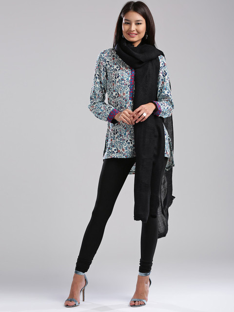 

W Women Black Solid Crinkled Effect Stole