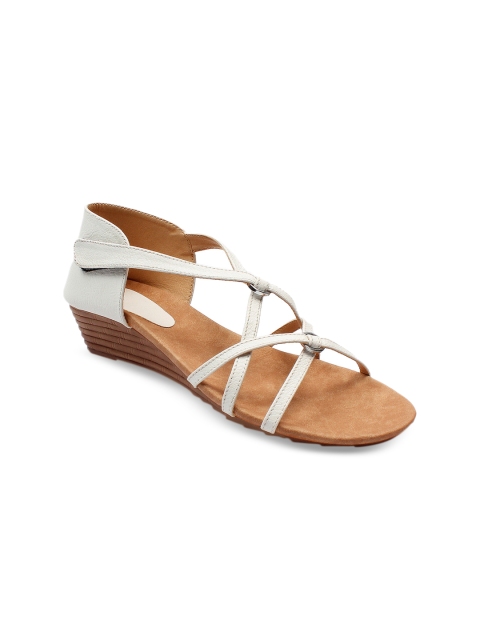 

meriggiare Women White Solid Sandals