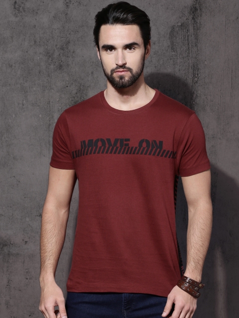 

Roadster Men Maroon Printed Round Neck T-shirt