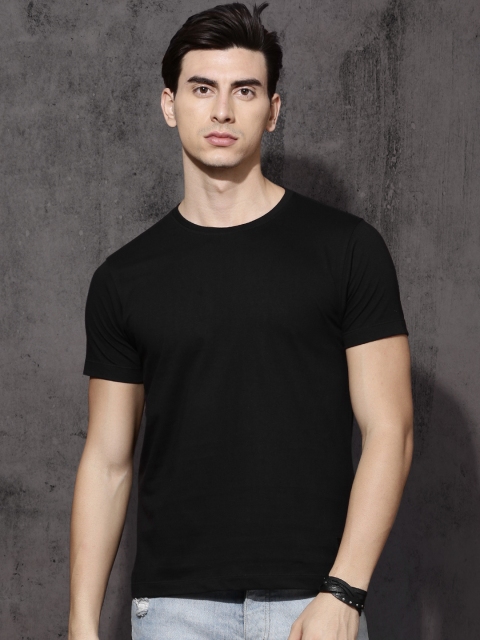 

Roadster Men Black Solid Round Neck T-Shirt