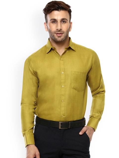 

Hangup Men Green Comfort Regular Fit Solid Formal Shirt