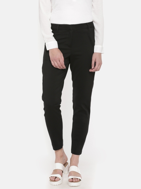 

Vero Moda Women Black Regular Fit Solid Regular Trousers
