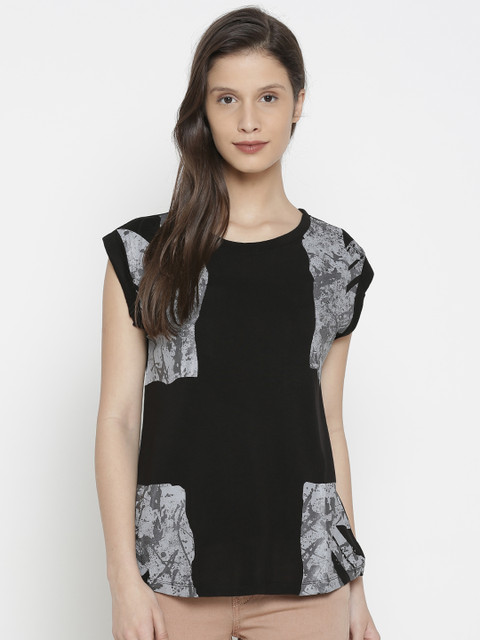 

Pepe Jeans Women Black Printed Round Neck T-shirt