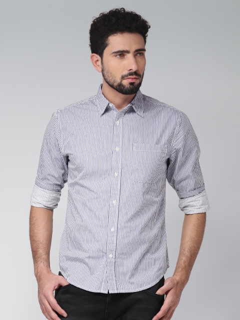 

Blue Saint Men White & Blue Slim Fit Striped Casual Shirt