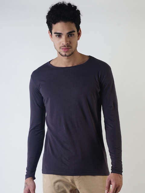

Blue Saint Men Navy Blue Solid Round Neck T-shirt