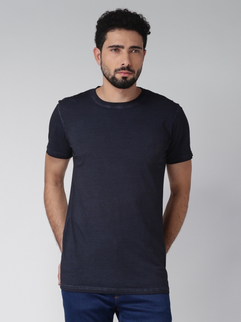 

Blue Saint Men Navy Blue Solid Round Neck T-shirt