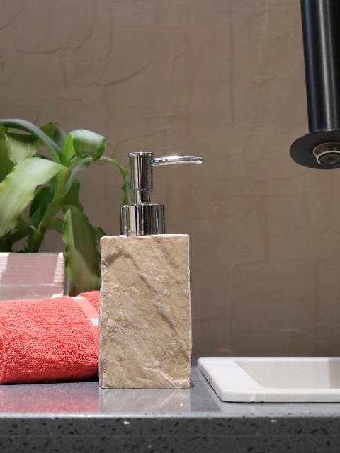 

Shresmo Beige Liquid Soap Dispenser