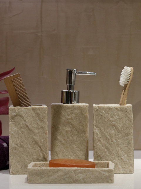 

Shresmo Set of 4 Off-white Textured Bath Accessories