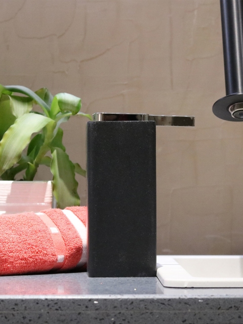 

Shresmo Black Solid Liquid Soap Dispenser